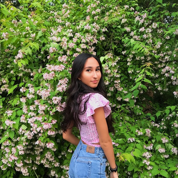 Meet your Posher, Jessica - Picture 3 of 4